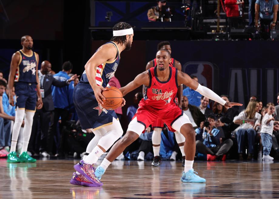 NBA全明星赛：星辰队决赛大胜条纹队 夺得冠军