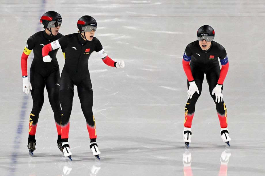 [图]冬奥会速率溜冰男人团体追赶 中国队成绩铜牌