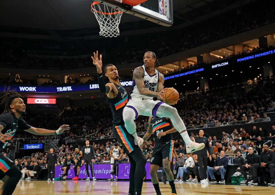 文班亚马28+16+6+4德罗赞20分 马刺轻取国王