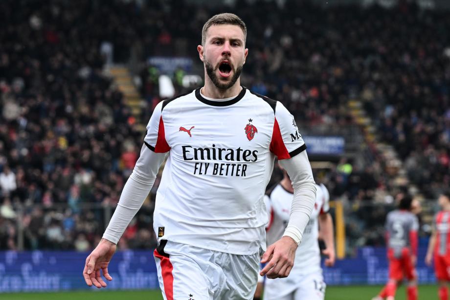 意甲-莱奥破门 AC米兰2-0克雷莫纳取得近3轮首胜