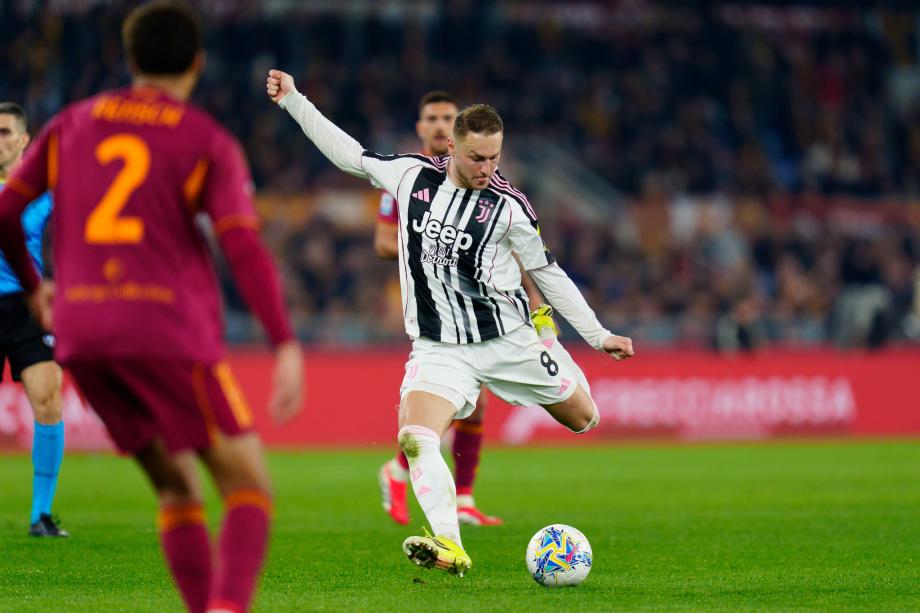 意甲-孔塞桑世界波加蒂绝平 罗马3-3战平尤文图斯