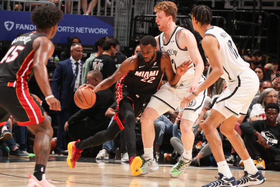 阿德巴约23+9+6希罗22+3 热火送篮网9连败