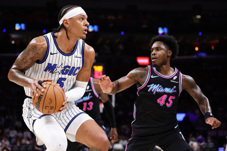 班凯罗27+8阿德巴约20+7 魔术险胜热火7连胜