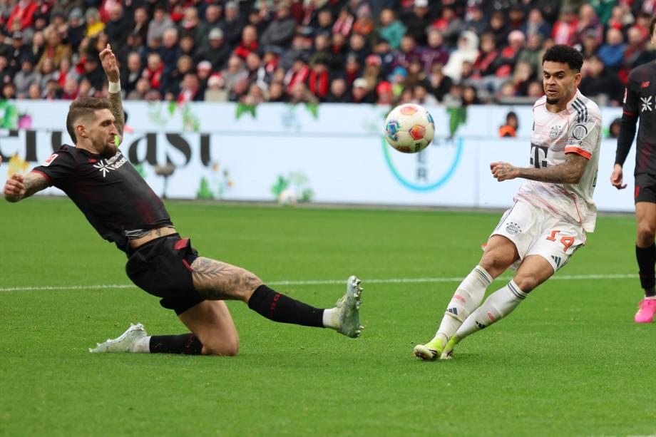 德甲-迪亚斯破门 拜仁两人被罚下1-1平勒沃库森