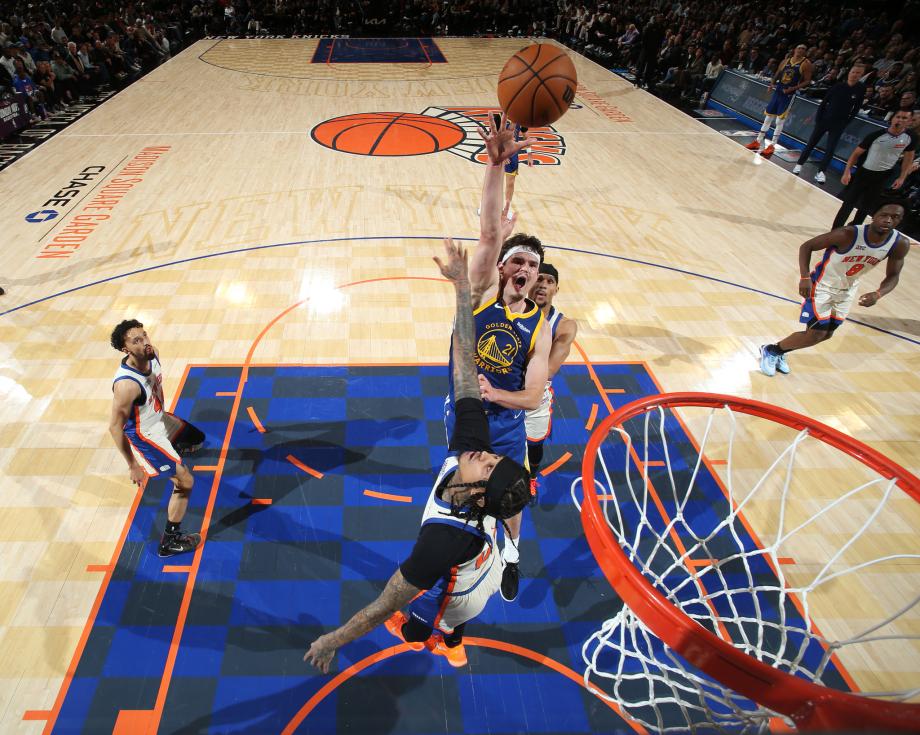 布伦森30+9唐斯17+12 尼克斯21分大逆转勇士