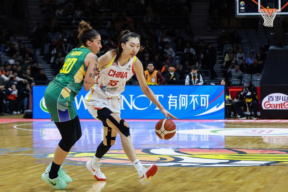 [图]四东谈主得分上双 女篮天下杯经历赛中国投诚巴西体育录像/图片