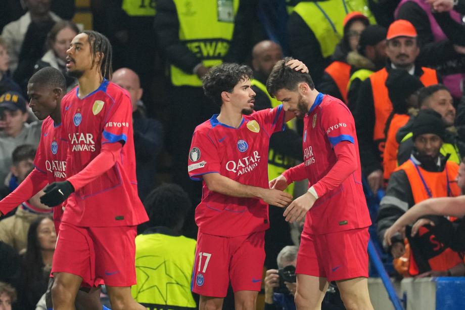 萨尔送礼巴尔科拉建功 巴黎淘汰切尔西进八强