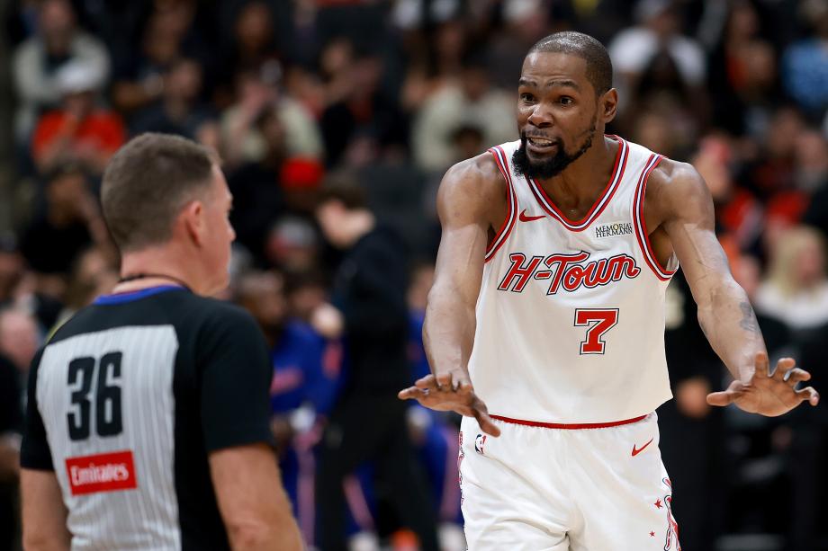 东契奇40+9+10詹姆斯30分 湖人胜火箭获七连胜