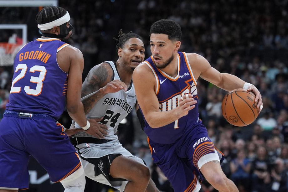 文班亚马准绝杀 马刺逆转太阳时隔7年重返季后赛