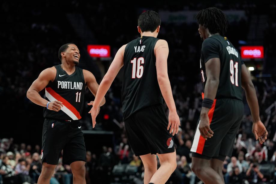 杨瀚森4+3卡马拉9记三分35分 开拓者狂胜篮网