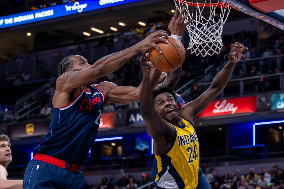 伦纳德28+8关键投篮助快船24分逆转步行者