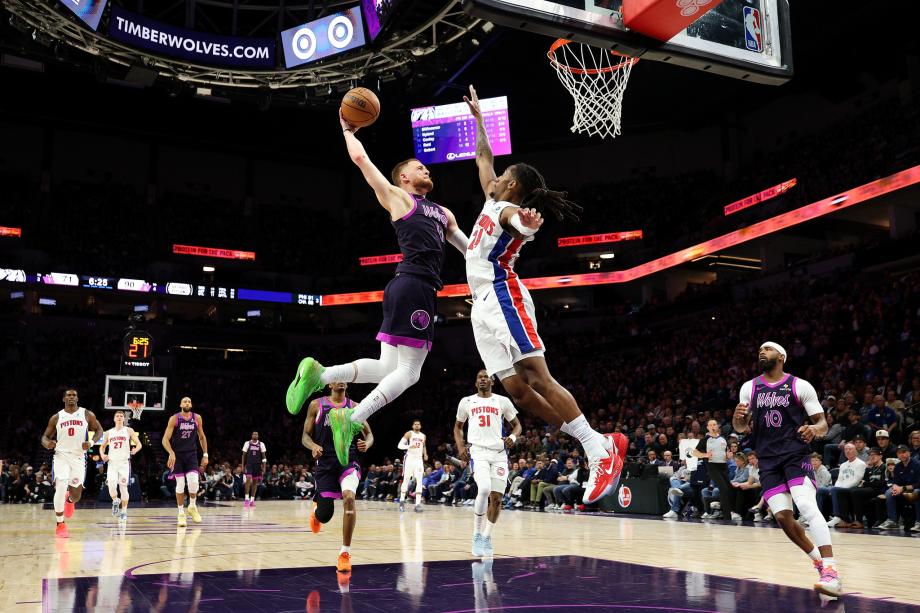 哈里斯18分迪温琴佐22分 活塞客场大胜森林狼