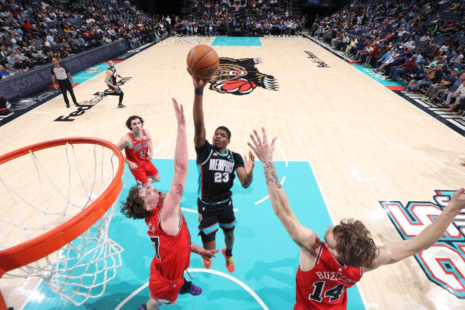 考沃德24+9塞克斯顿绝杀超时 灰熊1分险胜公牛