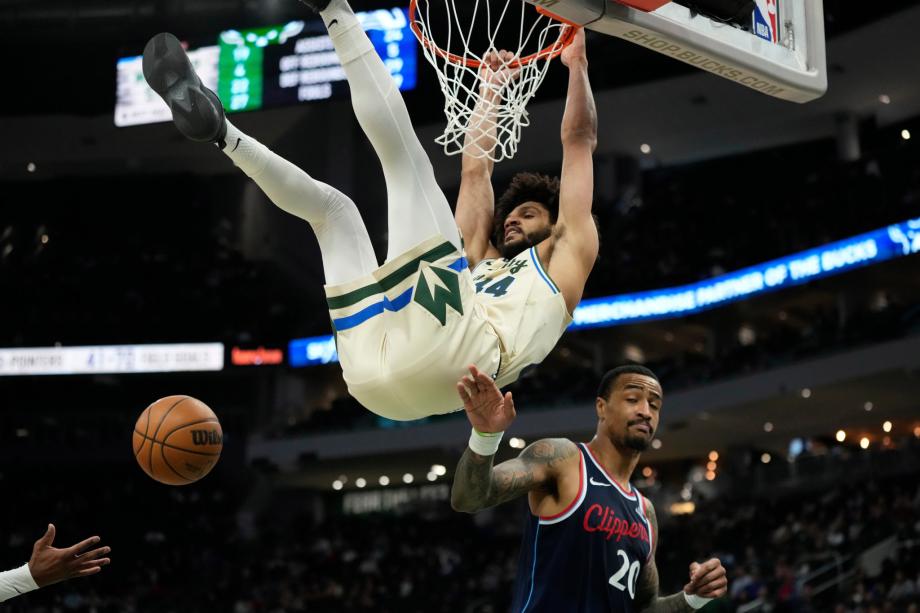 伦纳德20+8特伦特赛季新高36分 快船轻取雄鹿