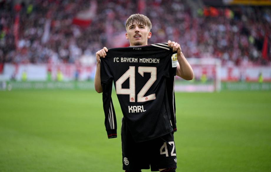 让二追三！比朔夫双响卡尔绝杀 拜仁3-2弗赖堡