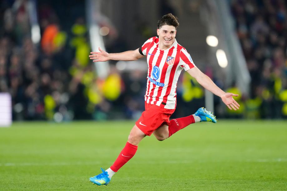 [图]巴萨0-2马竞 库巴西直红阿尔瓦雷斯任意球破门中国期货配资公司