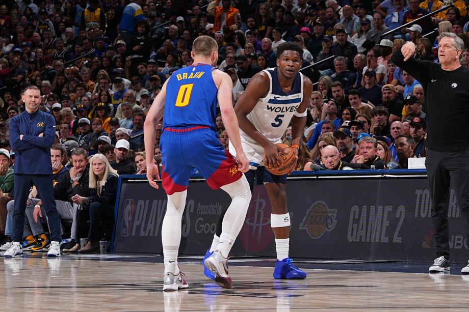 爱德华兹30+10 森林狼19分大逆转掘金总分扳成1-1