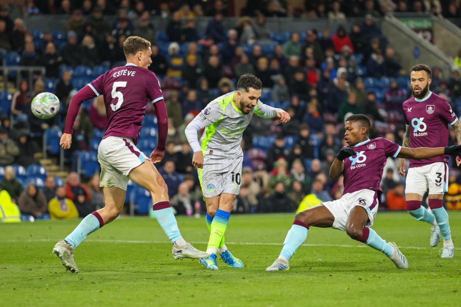 英超-曼城1-0送伯恩利降级 蓝月亮反超枪手登顶