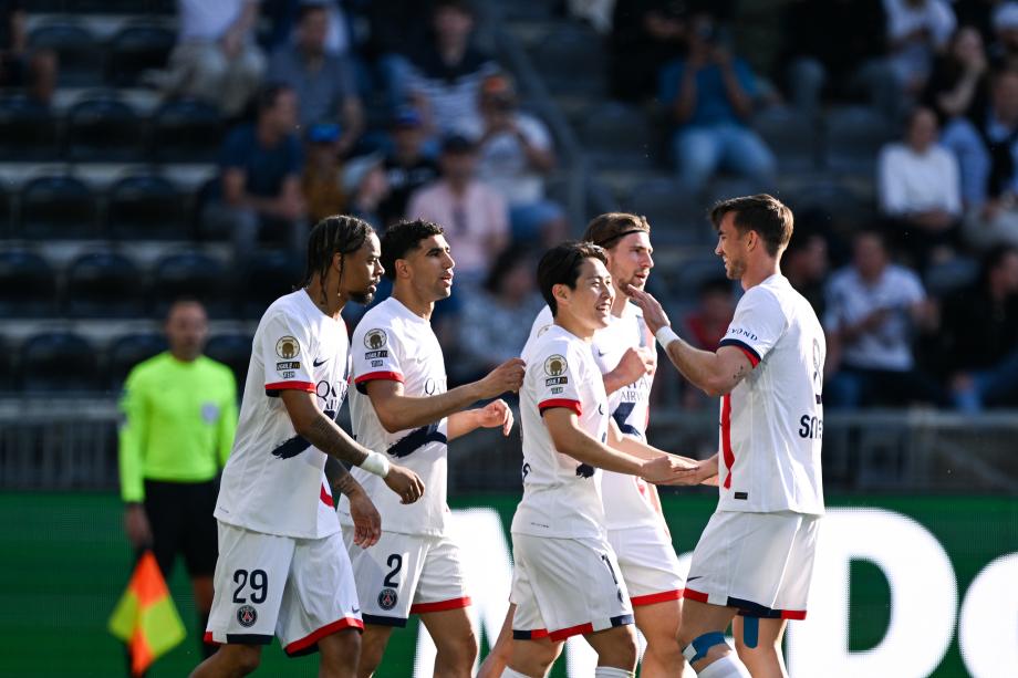 [图]法甲-贝拉尔多传射 十人巴黎3-0昂热职业联赛  2连胜