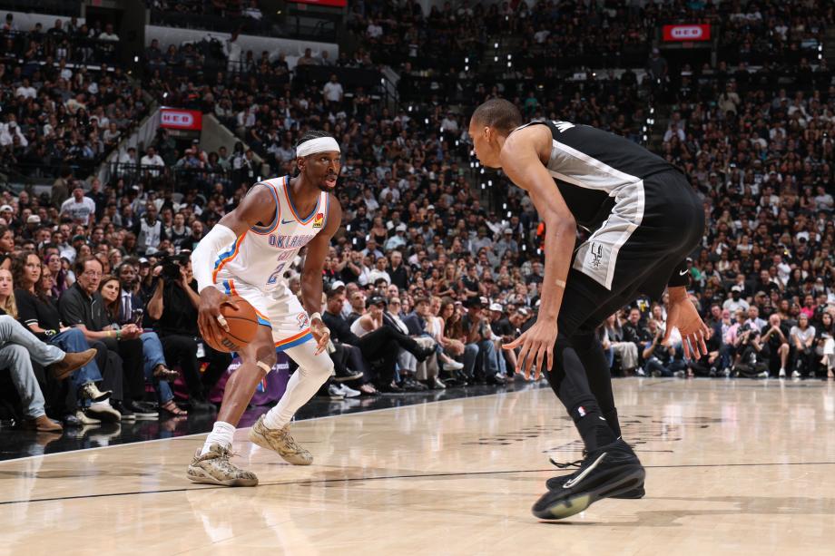 文班亚马28+10马刺大胜雷霆 NBA西决拖入抢七