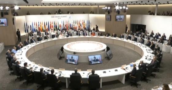 习近平出席二十国集团领导人第十四次峰会并发表重要讲话 强调要挖掘增长动力 完善全球治理 破解发展瓶颈 妥善处理分歧 宣布中国将进一步推出对外开放重大举措