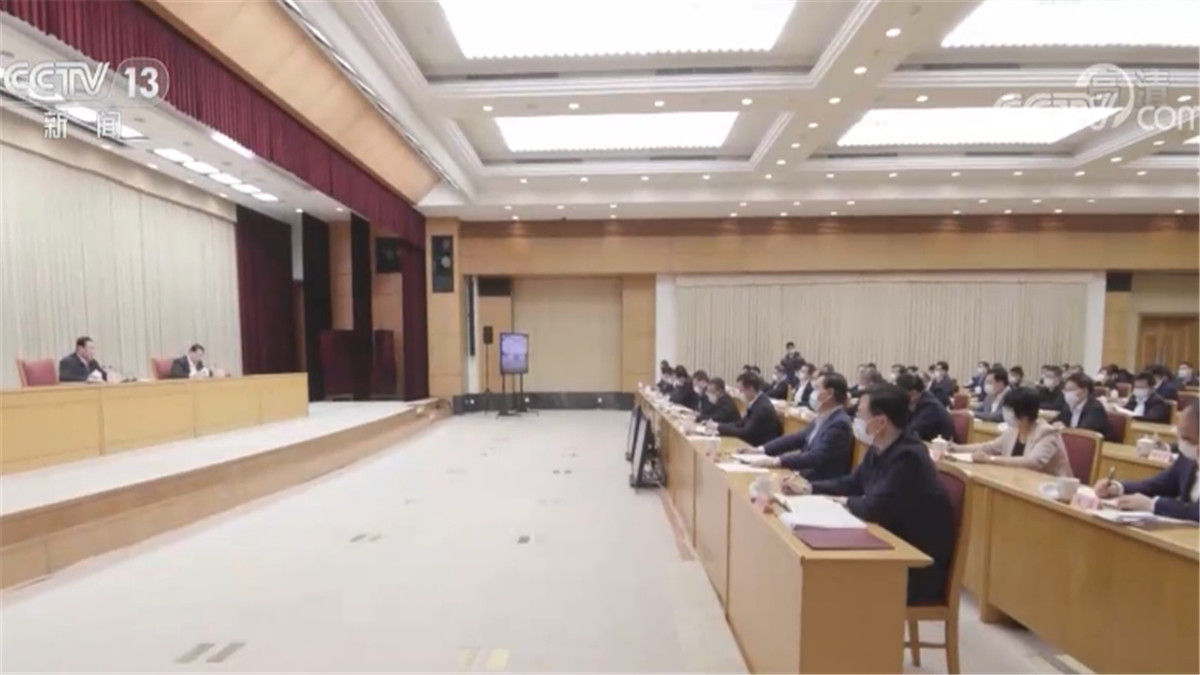 中央宣讲团在上海、新疆宣讲党的十九届五中全会精神