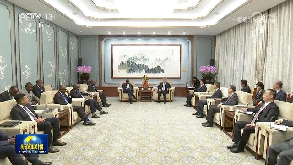 李希会见肯尼亚总统