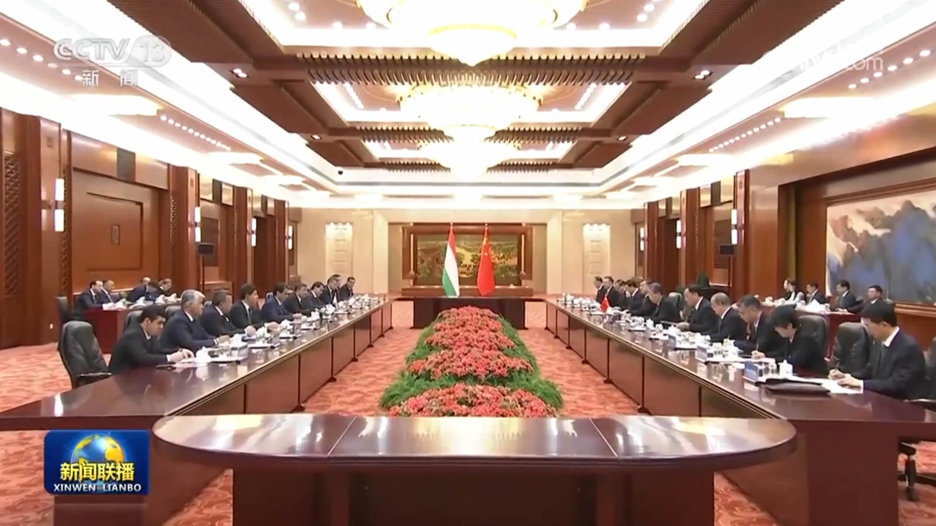 赵乐际同塔吉克斯坦议会上院议长举行会谈