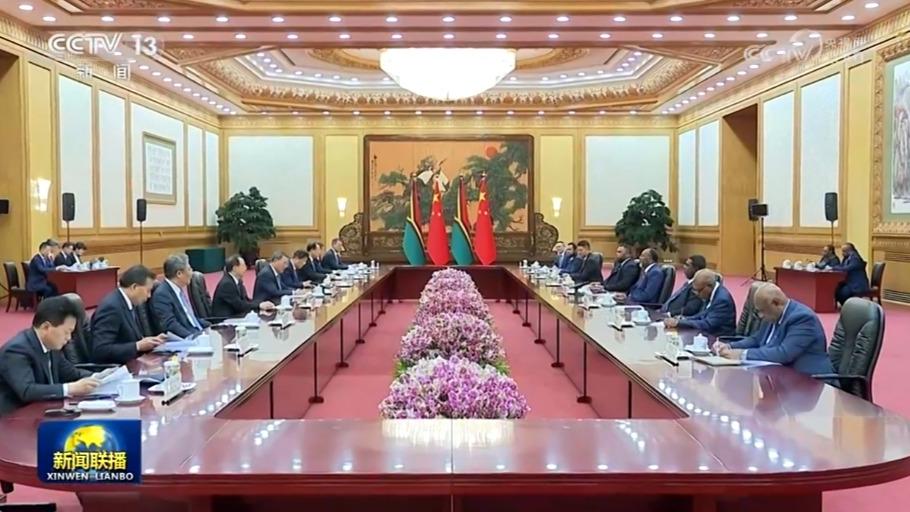 李强同瓦努阿图总理会谈