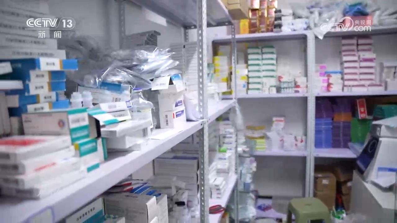 《焦点访谈》 20251127 小诊所里藏“猫腻”