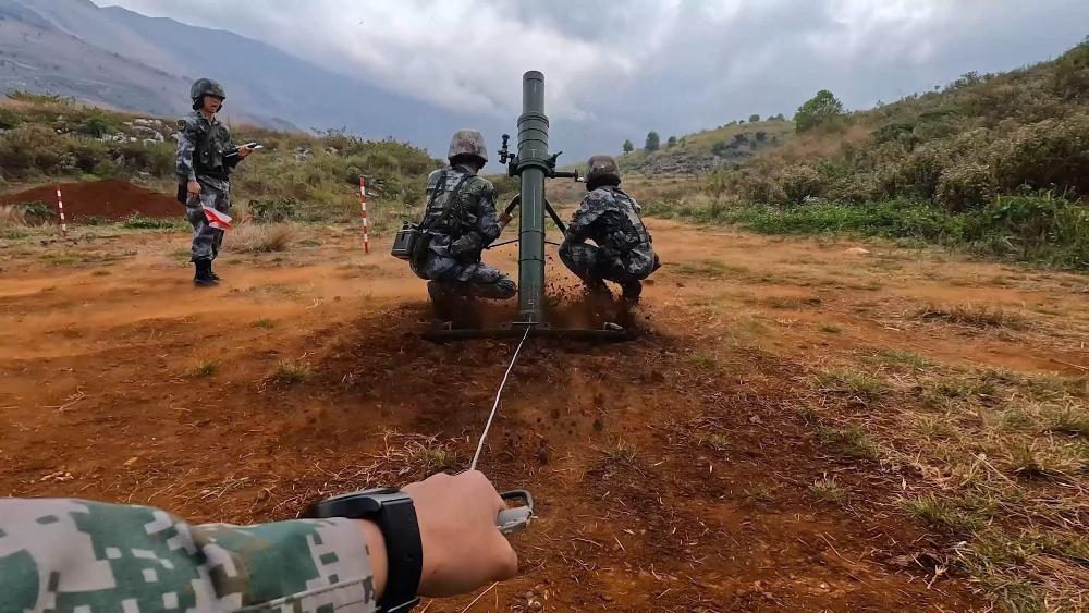 标签:炮[用户投稿]此次实弹射击共分为迫击炮与火箭筒两个课目,针对不