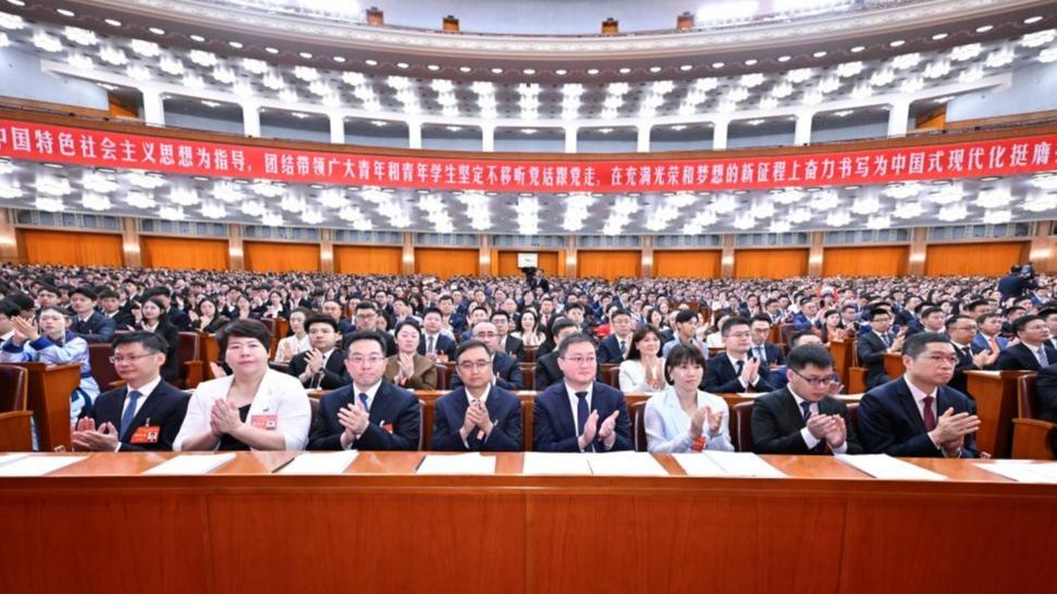 Xi urges youth, students' federations to deepen reform, innovation for new achievements