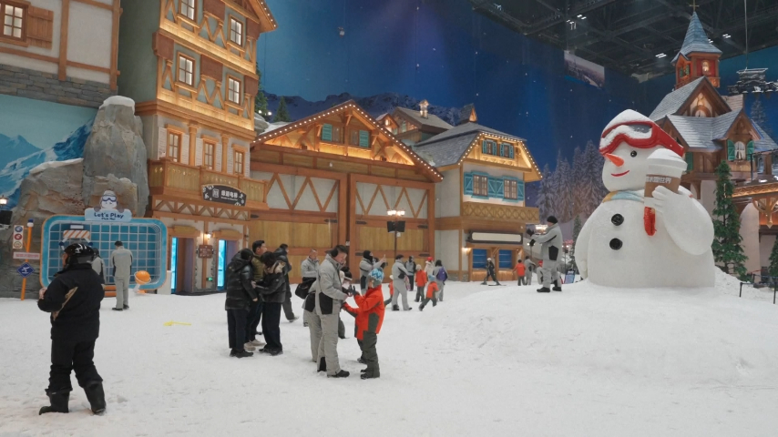 China embraces winter sports boom amid dropping temperatures