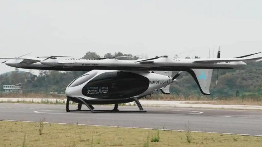 China's 2-tonne eVTOL completes cross-city test flight