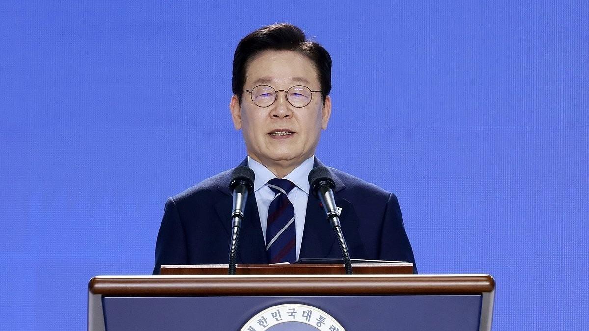 韩国“紧急戒严”一周年李在明：事件追责并未结束_新闻频道_央视网(cctv.com)