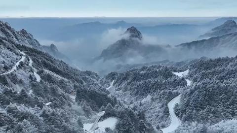 雪与云交织 皖浙天路美景仿佛童话世界