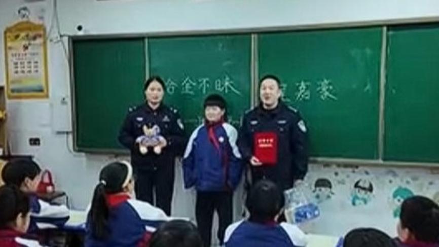 Boy finds $8,700 in rain and returns it without hesitation