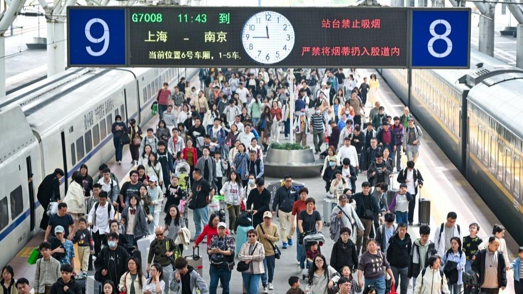 China records over 845 mln passenger trips during Qingming Festival holiday