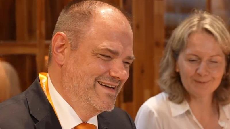 The Question That Sparked the German Mayor's Hearty Laughter at Huangshan Old Street