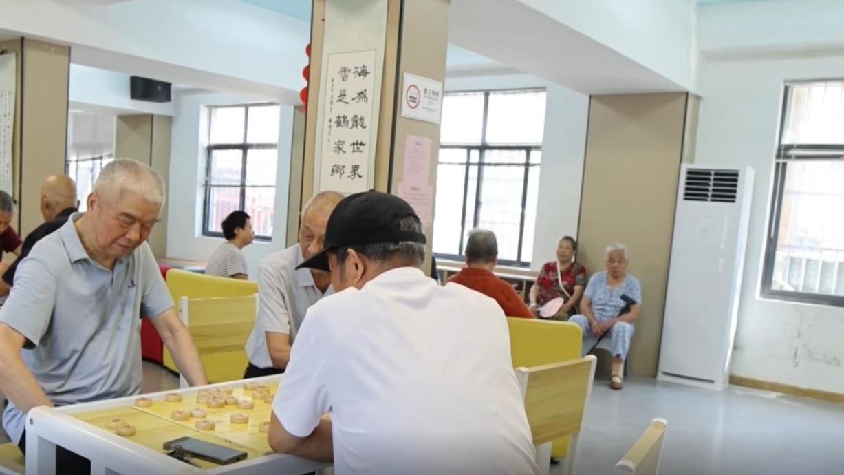 湖北孝感：破墙共享 老旧小区有了“公共客