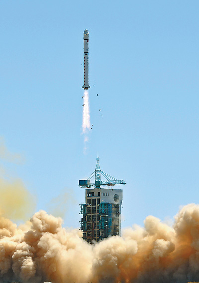 我国重大科技专项高分辨率对地观测系统首发星：“高分一号”卫星成功发射_共产党员网