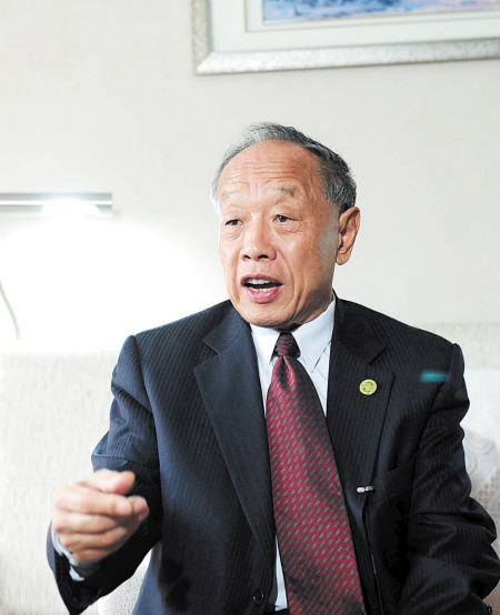 李肇星:国内某大企业家在欧洲浪费粮食被罚款