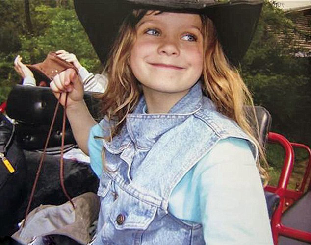 综合报道】据英国《每日邮报》10月25日报道,波兰莱什诺12岁的女孩