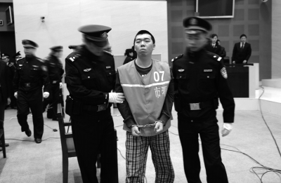 18日,被告人吉星鹏在法庭上.