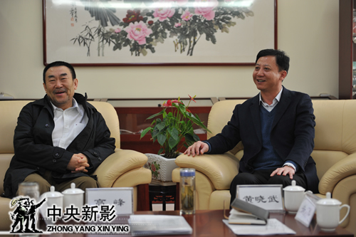 中央电视台副台长,中央新影集团董事长兼总裁高峰(左)和淮北市委副