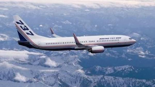 美国一架波音737航班因机械故障紧急迫降 无人