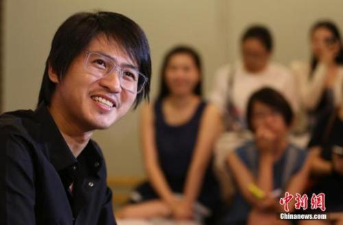 埋头苦读不如当网红赚钱？为何有人相信“读书无用论”