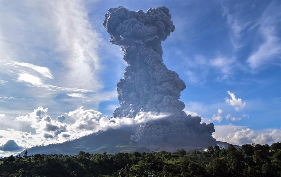 Mt. Sinabung erupts in western Indonesia, no casualty reported - CCTV ...