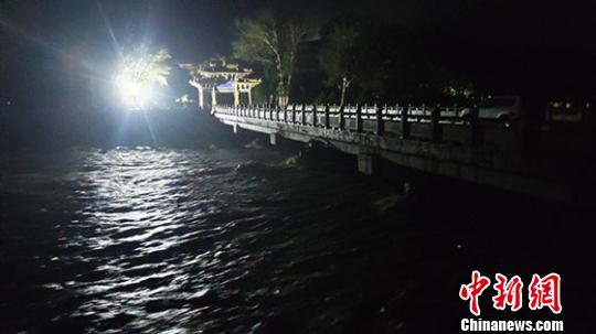 敦煌莫高窟8日恢复开放 洞窟文物24小时严格监测