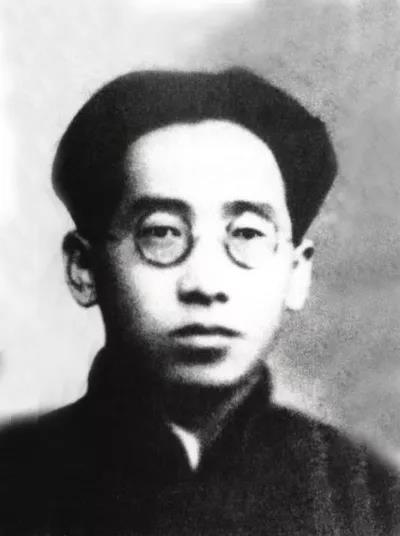 1920年3月,在李大钊指导下,与邓中夏等人组织北京大学马克思学说研究